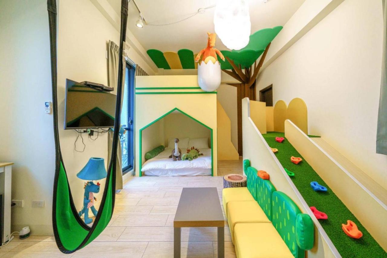 Sunlight Forest Homestay Tainan Exteriör bild