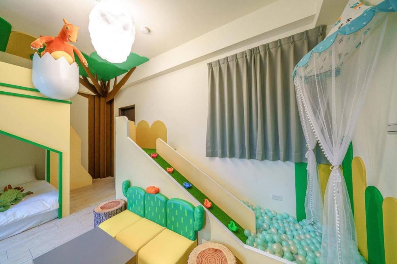 Sunlight Forest Homestay Tainan Exteriör bild